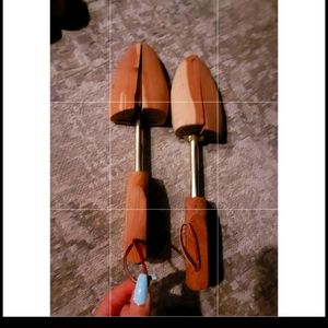 Sof Sole Split Toe Cedar Shoe Tree